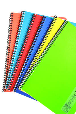 Mynote Flex A4 80 Yaprak Çizgili Spiralli Plastik Neon Kapak Defter - 12